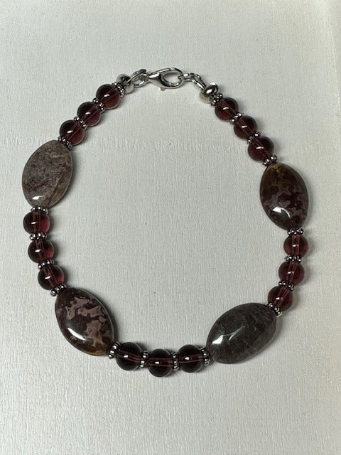 Maple Leaf Jasper and Garnet glass bead bracelet